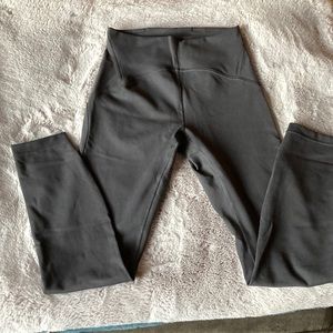 Lululemon instill size 4 perfect condition worn one time